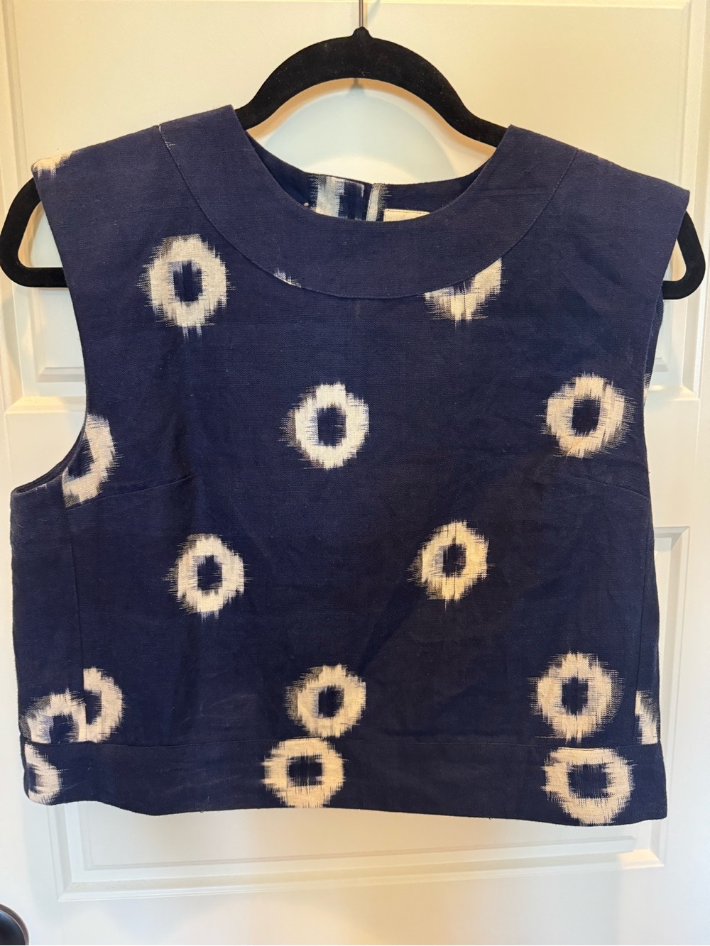 Julia Amory Park Avenue Slim Top Navy Ikat Circle Crop Size XS